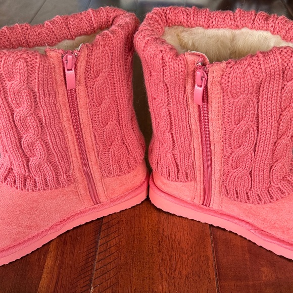 Charming Pink Cable Knit Kids Boots - Picture 6 of 9